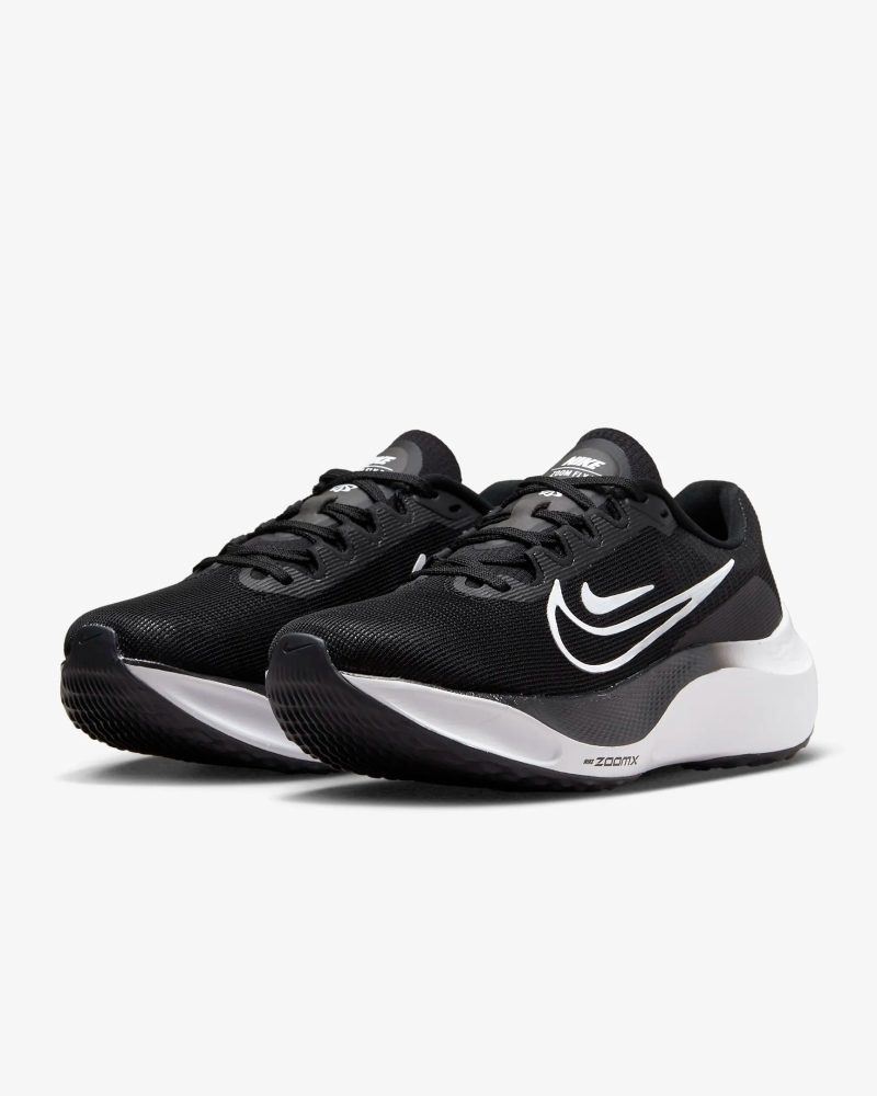 NikeZoomFly5BlackWhiteWomen s1